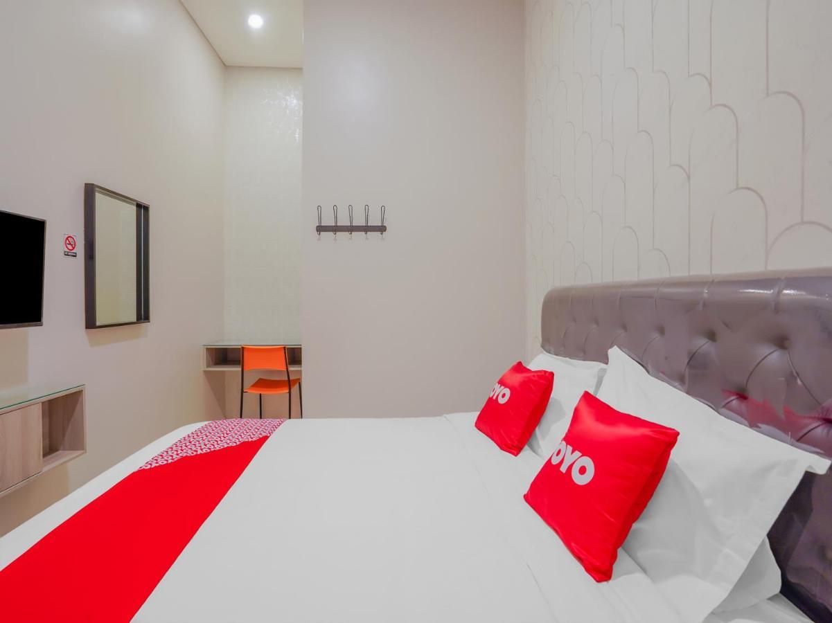 Super Oyo Capital O 90336 Olive Guest House Сурабая Екстериор снимка